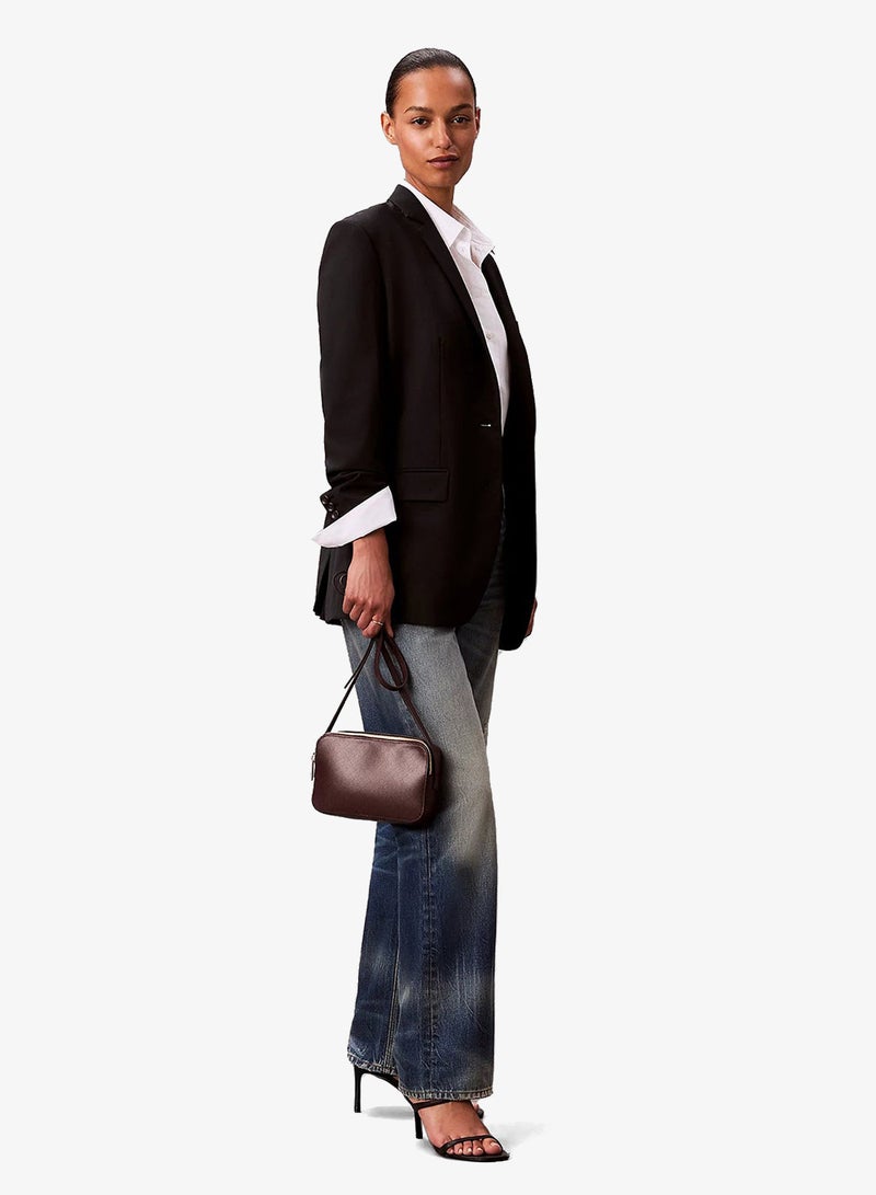 كالفن كلاين حقيبة كاميرا طويلة - Image 2