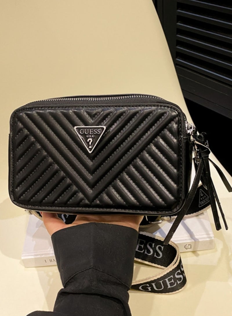 GUESS Women Crossbody Bag,Bag for Women,Shoulder Bag 20*13*7.5cm - Image 2