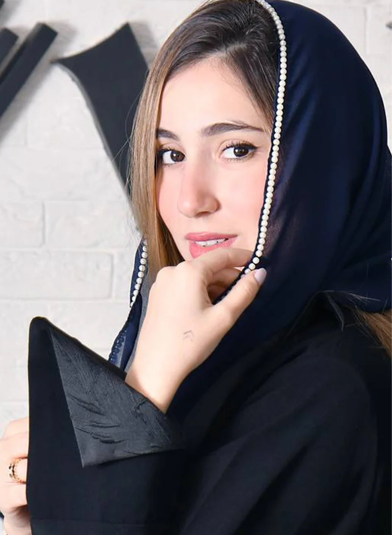 HAWRAA ABAYA Navy veil with pearl outline for an elegant look