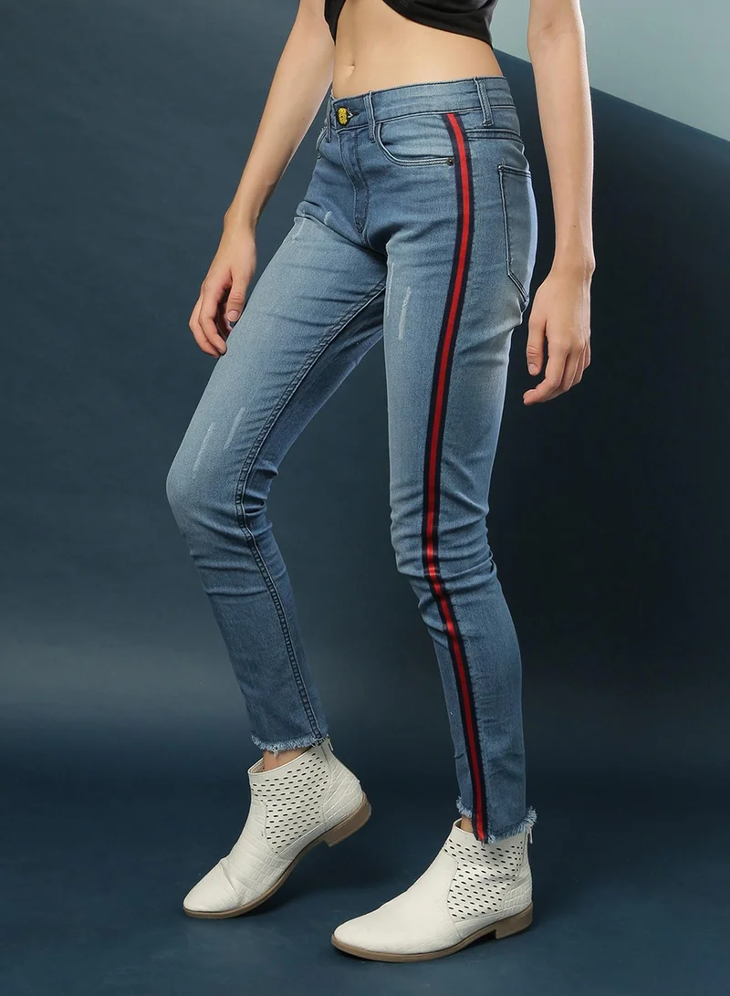 كامبوس سوترا Campus Sutra Women's Light Blue Side-Striped Denim Jeans For Casual Wear | Light-Wash | Regular Fit | Button Closure | Cotton Denim Jeans Crafted With Comfort Fit For Everyday Wear