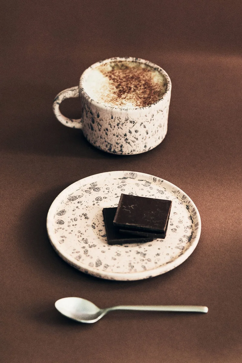 اتش اند ام كوب مع صحن صغير من زجاج تفاعلي