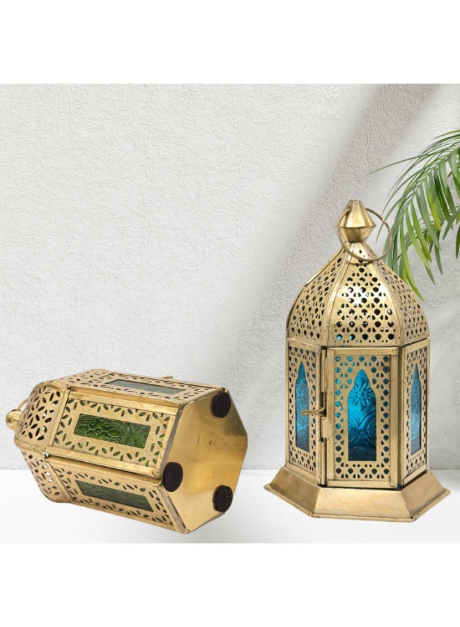 سوق ديزاينز مجموعة من فانوسين مغربيين عربيين من سوق ديزاينز - معدن ذهبي مع زجاج أخضر وأزرق، فوانيس رمضانية مزخرفة، مناسبة للعيد، ديوالي، عيد الميلاد، فوانيس معلقة داخلية وخارجية - Image 4