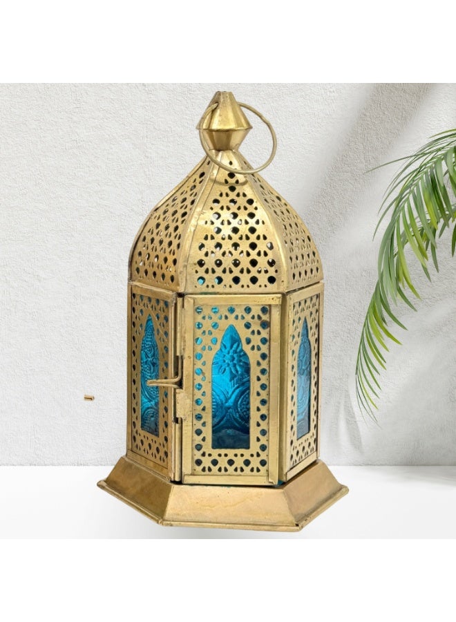 سوق ديزاينز مجموعة من فانوسين مغربيين عربيين من سوق ديزاينز - معدن ذهبي مع زجاج أخضر وأزرق، فوانيس رمضانية مزخرفة، مناسبة للعيد، ديوالي، عيد الميلاد، فوانيس معلقة داخلية وخارجية - Image 3