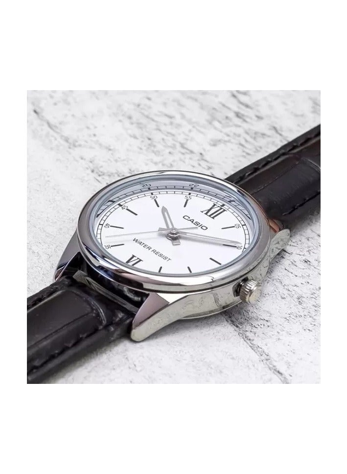 Casio LTP-V005L-7B2UDF Leather Round Analog Water Resistant Watch for Women - Black - Image 3