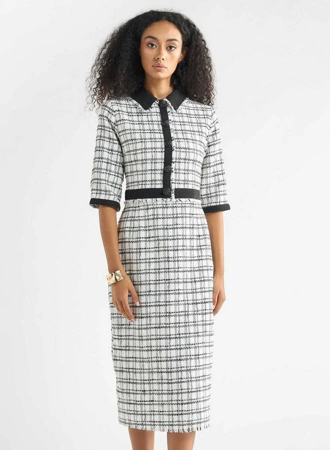 سبلاش فيڤ فستان مربعات واسع بفتحة