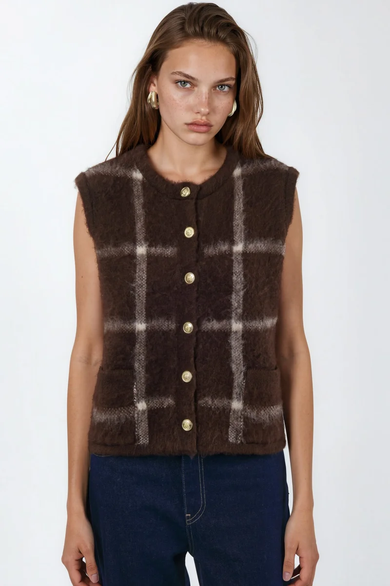 هيكاب Plaid Crew Neck Sweater Vest with Buttons
