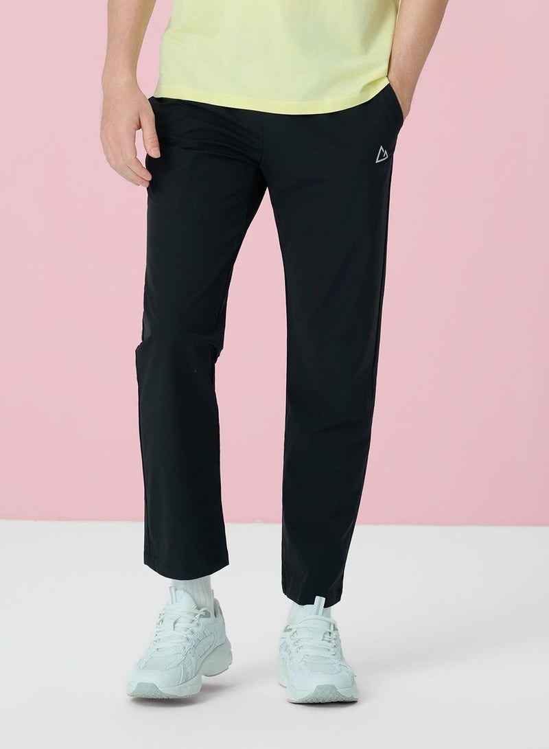 GIORDANO Men Regular Straight Nylon Stretch Joggers - Image 1