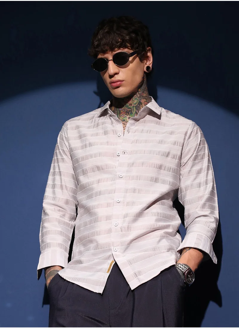 كامبوس سوترا Men's Off-White Parallel-Stripe Shirt For Casual Wear | Mid-Rise | Regular Fit | Button Closure | Shirt Crafted With Comfort Fit For Everyday Wear