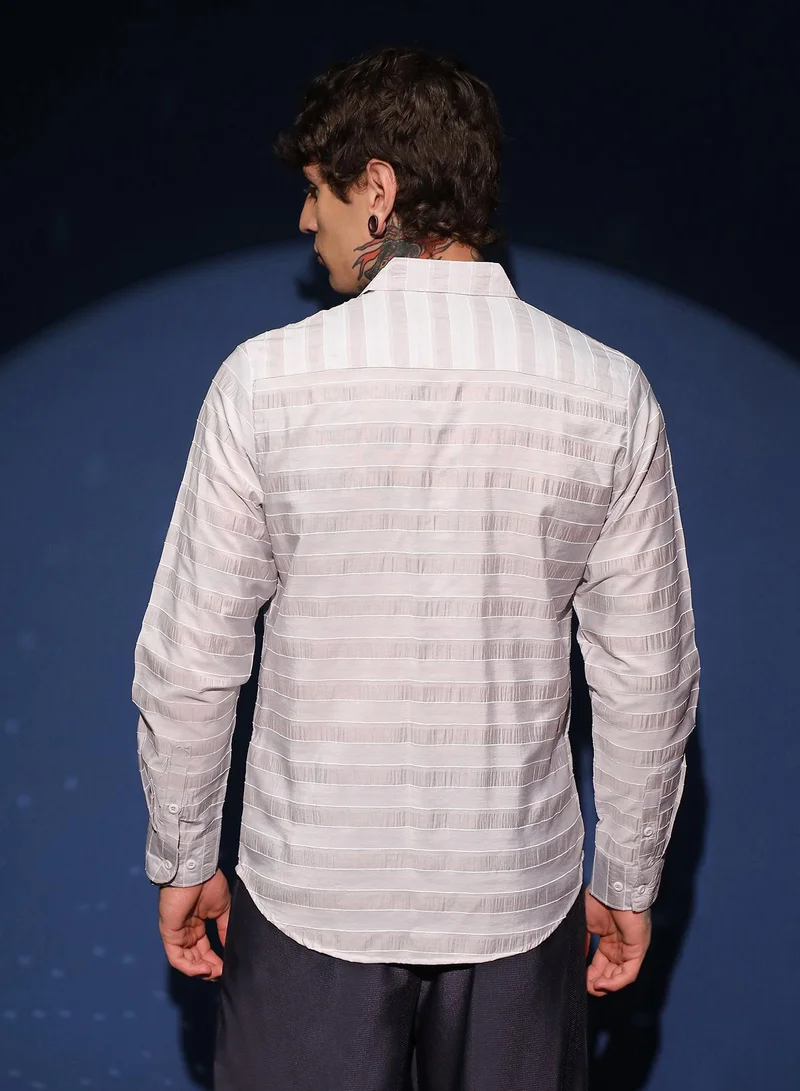 Campus Sutra Men's Off-White Parallel-Stripe Shirt For Casual Wear | Mid-Rise | Regular Fit | Button Closure | Shirt Crafted With Comfort Fit For Everyday Wear