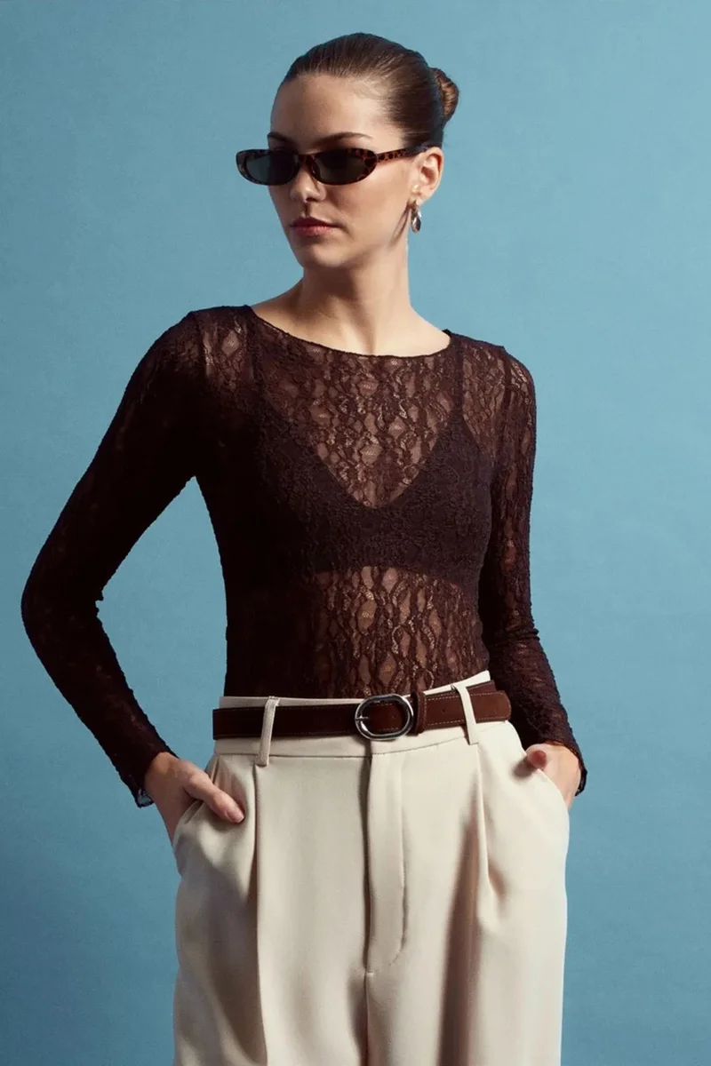 ديلفين DILVIN Slim Fit Lace Boat Neck Blouse