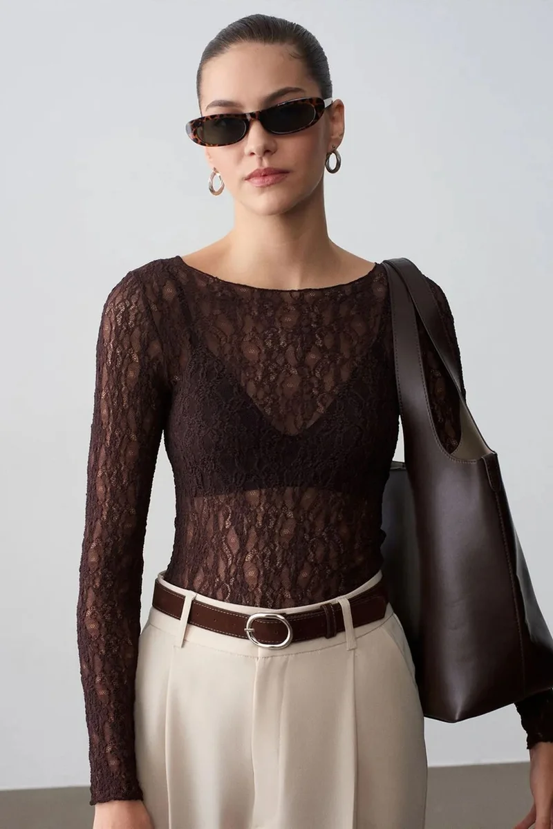 ديلفين DILVIN Slim Fit Lace Boat Neck Blouse