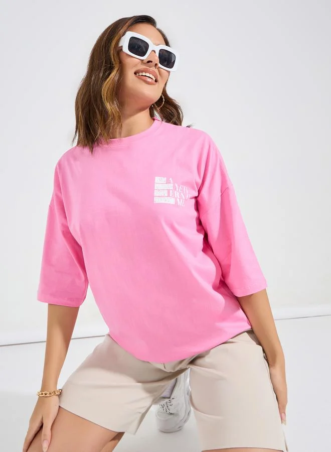 ستايلي Oversized Distressed Slogan T-Shirt with Dropped Shoulder