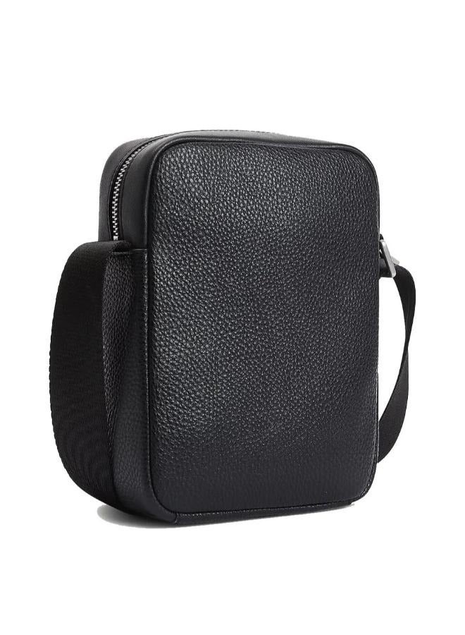 Tommy Hilfiger Plus Tommy Hilfiger Downtown Reporter Crossbody Bag Black  - Image 4