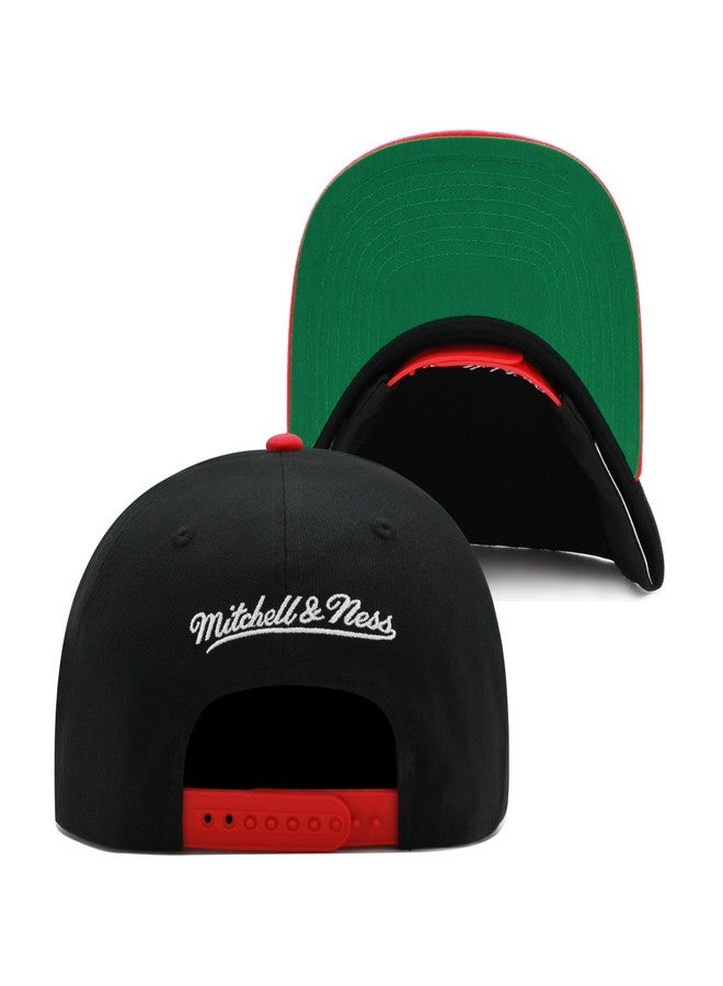 Mitchell & Ness Chicago Blackhawks NHL 2 Tone Side Patch Snapback Hat Adjustable Cap - Black/Red - Image 3