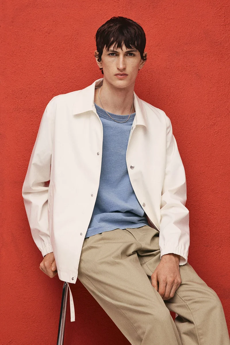 اتش اند ام بنطلون تشينو بقصّة عادية وكسرات على الساقين