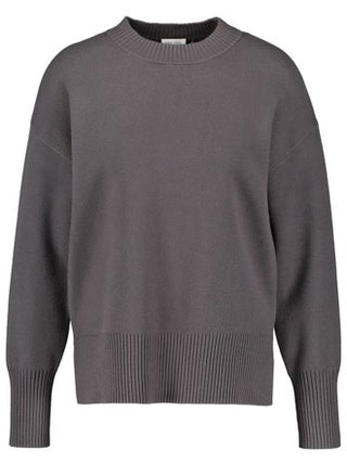 Soft jumper with an elongated back and side slits - pzsku/Z066BB1032F8CC5087E76Z/45/_/1704965795/73425fa3-1f6f-47c6-995d-4531c330b840