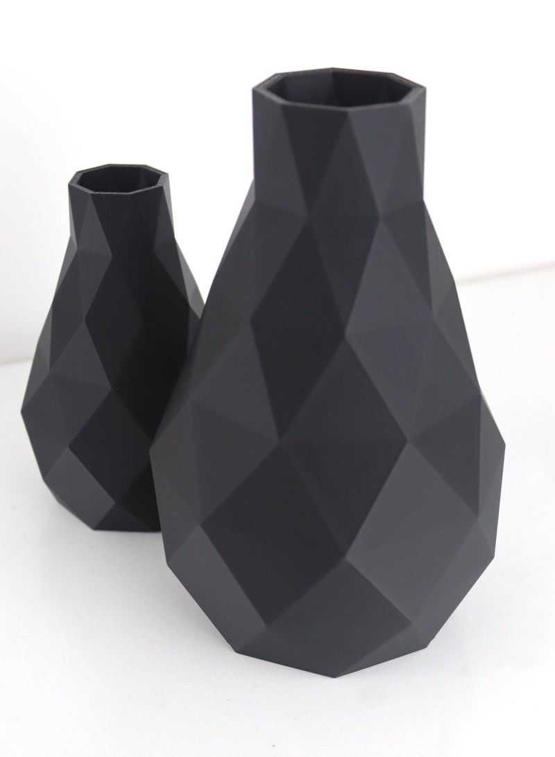 أخوة ثلاثي الأبعاد عدد 2 مزهرية بلاستيكية سوداء هندسية متعددة الأوجه مناسب لمجموعة متنوعة من الإعدادات، بدءًا من التصميمات الداخلية المعاصرة وحتى التصميمات الداخلية البسيطة. - Image 4