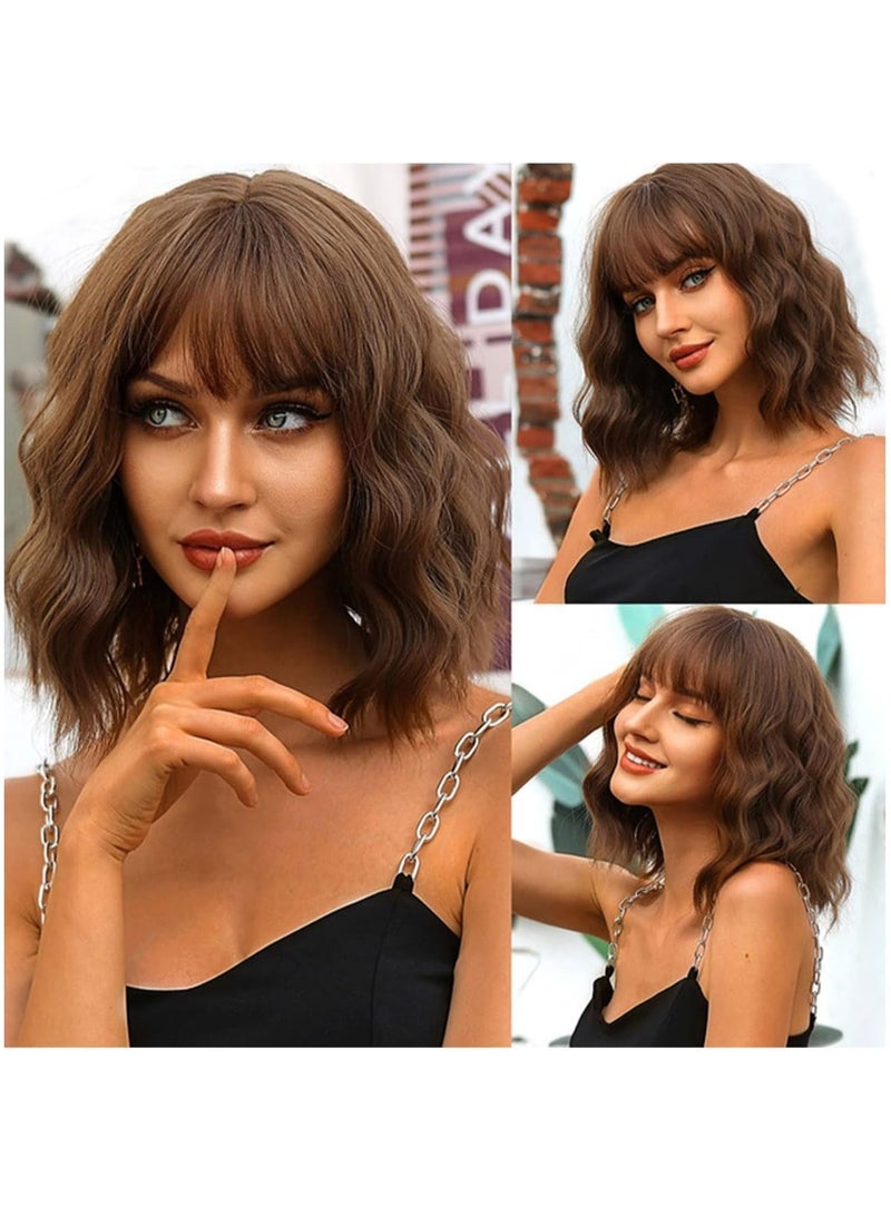 إستيل شعر مستعار مصنوع من الألياف المقاومة للحرارة مع غرة للنساء، شعر مستعار كامل ذو مظهر طبيعي (بني فاتح) - Image 1