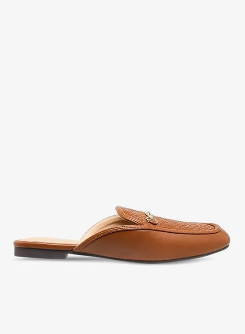 سيليست نساء موكاسين بنقش شعار