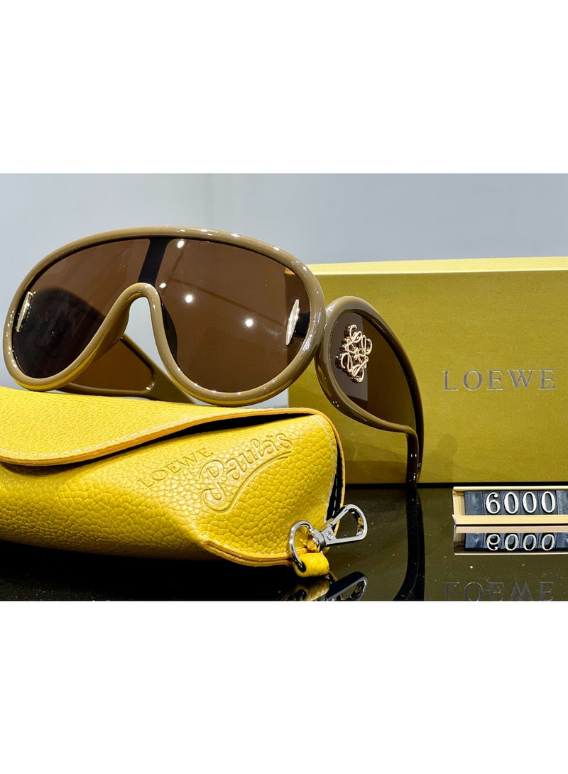 LOEWE نظارات شمسية بنية من لويفي