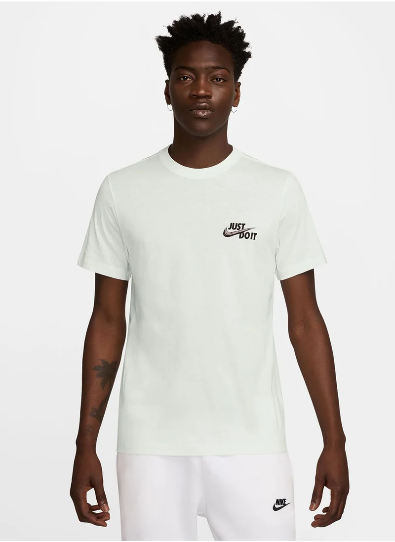 نايكي Just Do It Graphic T-Shirt