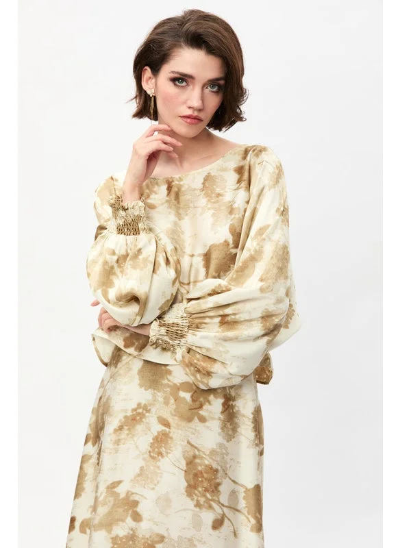 Tenda Floral blouse with a wide fit