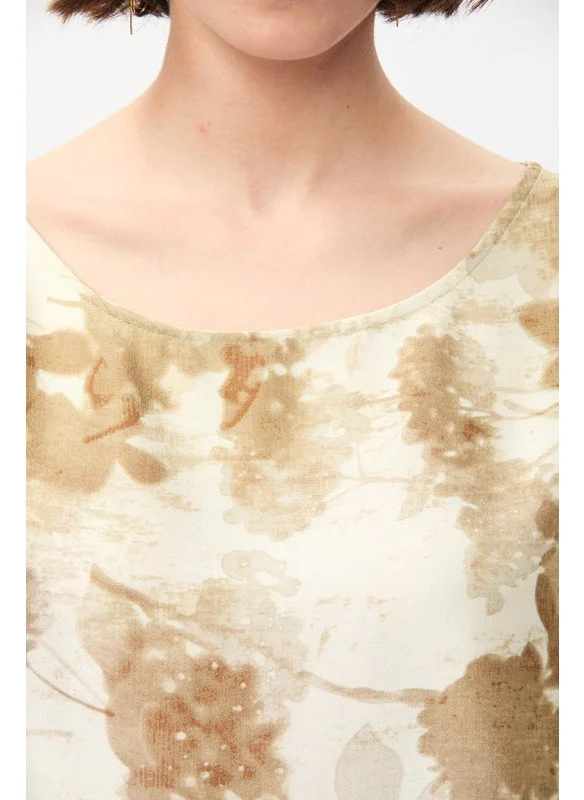 Tenda Floral blouse with a wide fit