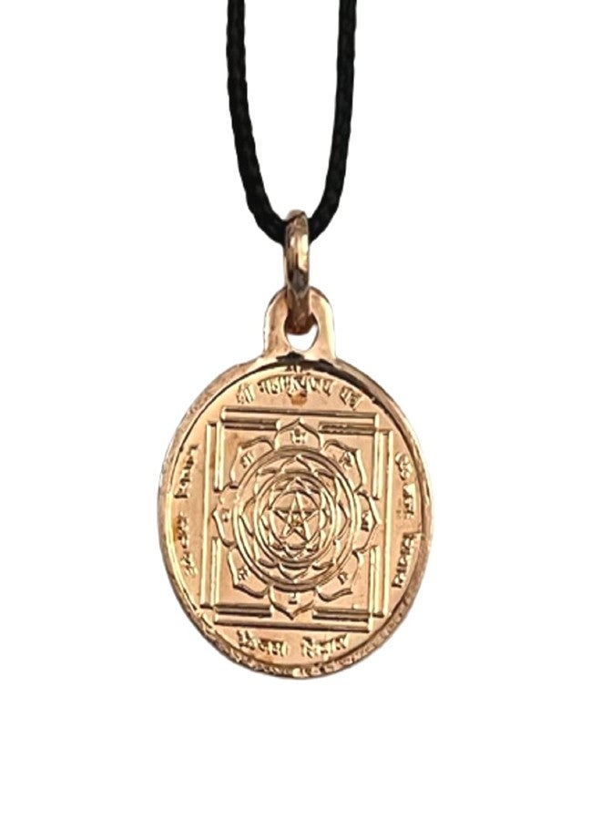 numeroastro Shri Mahamrityunjay Yantra Locket | قلادة من النحاس النقي (6 جرام تقريبًا) (1 قطعة) - Image 3