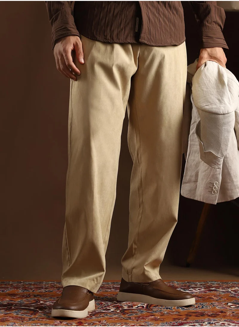 Campus Sutra Campus Sutra Men's Khaki Beige Pleated Tailored Trousers For Casual Wear | Mid-Rise | Straight Fit | Button Closure | Trousers Crafted With Comfort Fit For Everyday Wear
