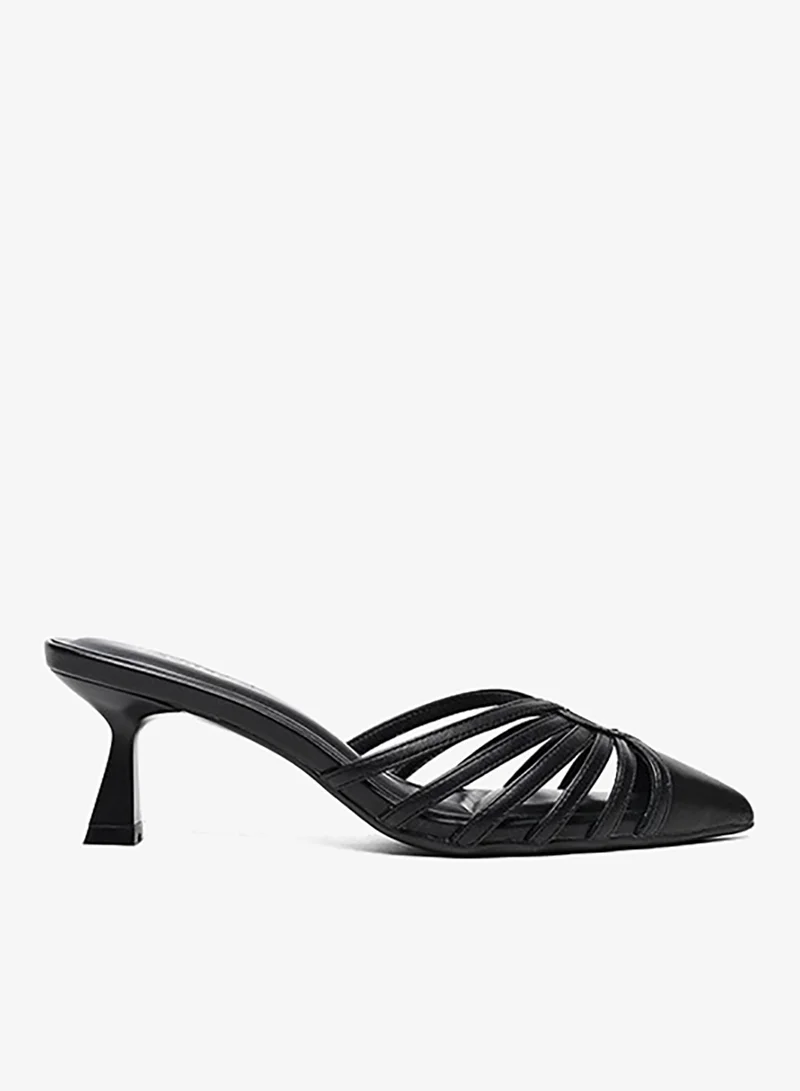 Cuple slingback heel with a pointed toe