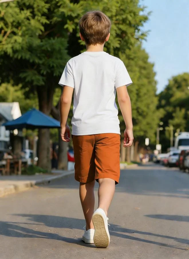 تايك تو مجموعة من شورت وتيشيرت بطبعة جرافيك استوائية