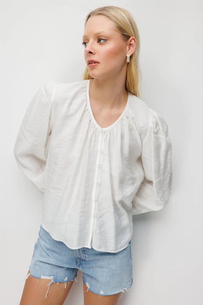 MIXRAY Textured Button-Up Crew Neck Blouse - Image 4