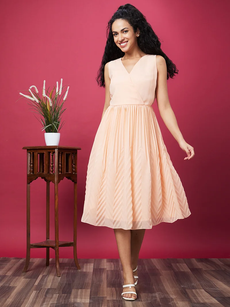 globus Globus Women V-Neck Gathered Detail Fit & Flare Dress