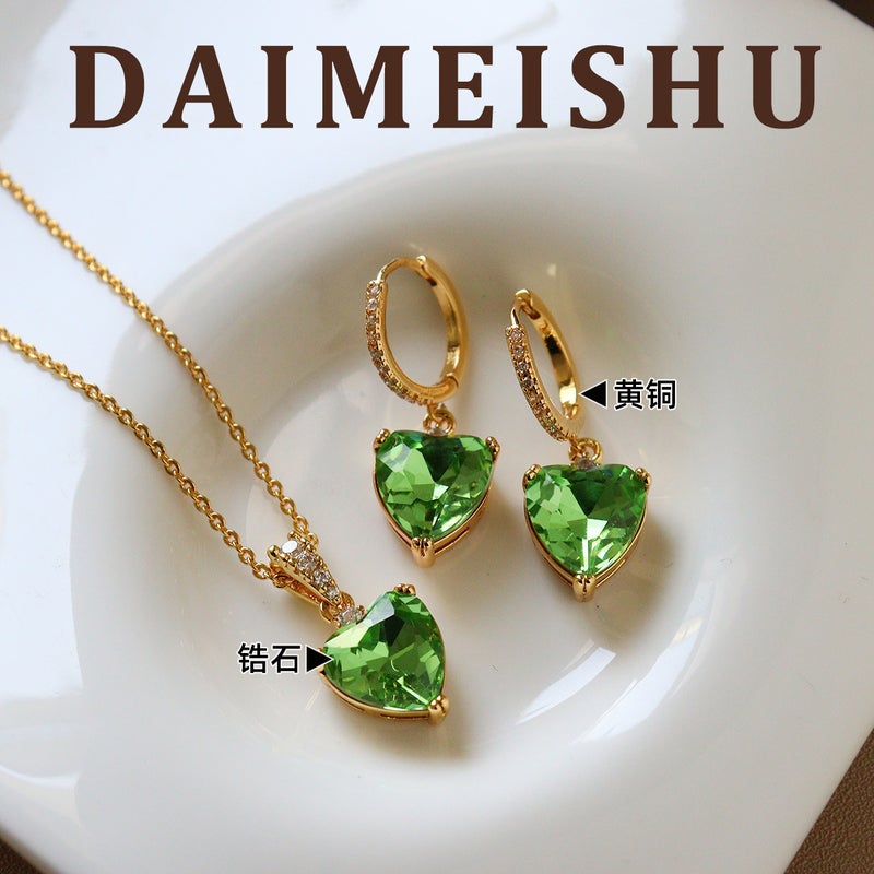 Vintage Heart Green Zircon Pendant Necklace - Elegant Choker for Women - Image 2