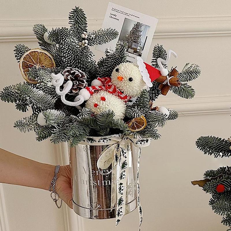 باقة هدايا برميل صغير مزخرف بمرآة فضية على شكل ثلج لعيد الميلاد من تشانغ يي - Image 5