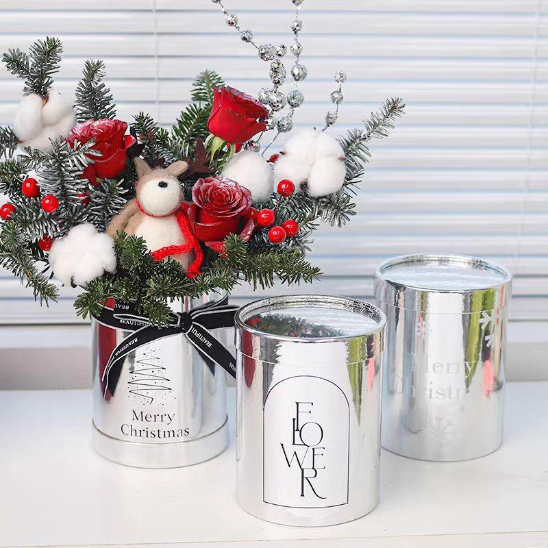 باقة هدايا برميل صغير مزخرف بمرآة فضية على شكل ثلج لعيد الميلاد من تشانغ يي - Image 2