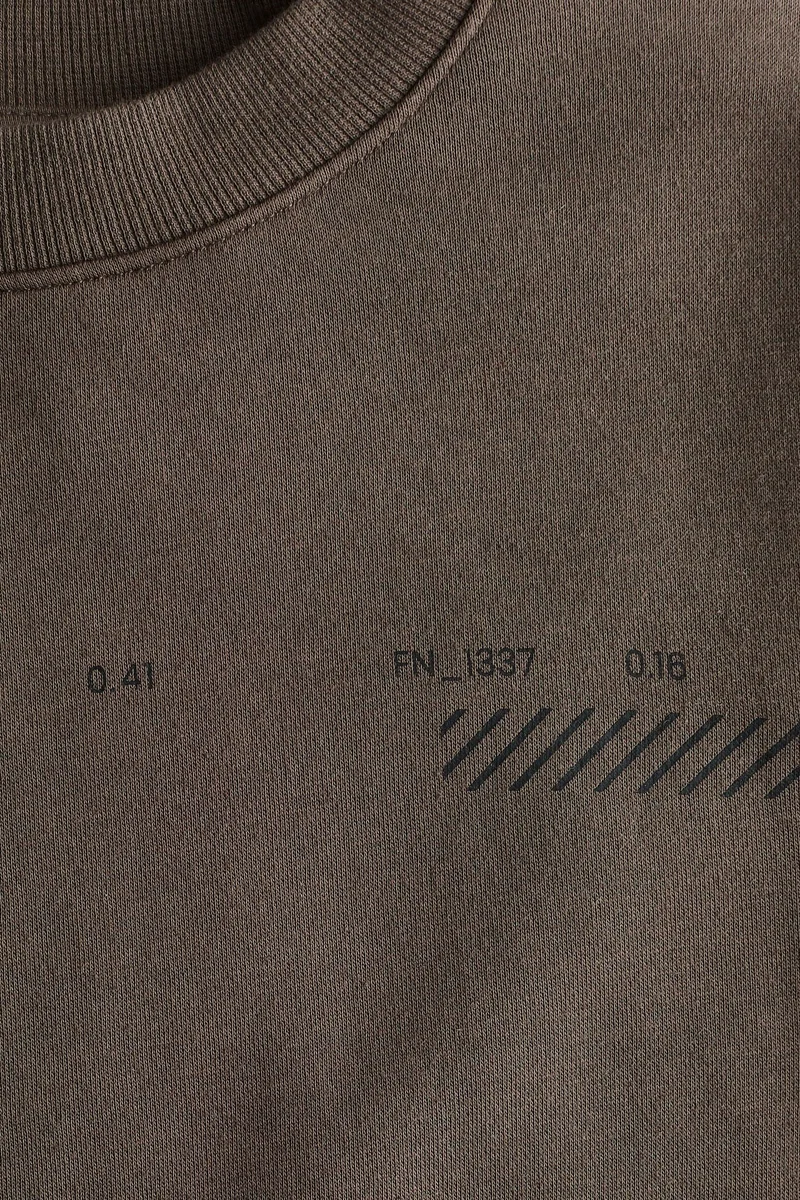 اتش اند ام سويت شيرت بطبعة