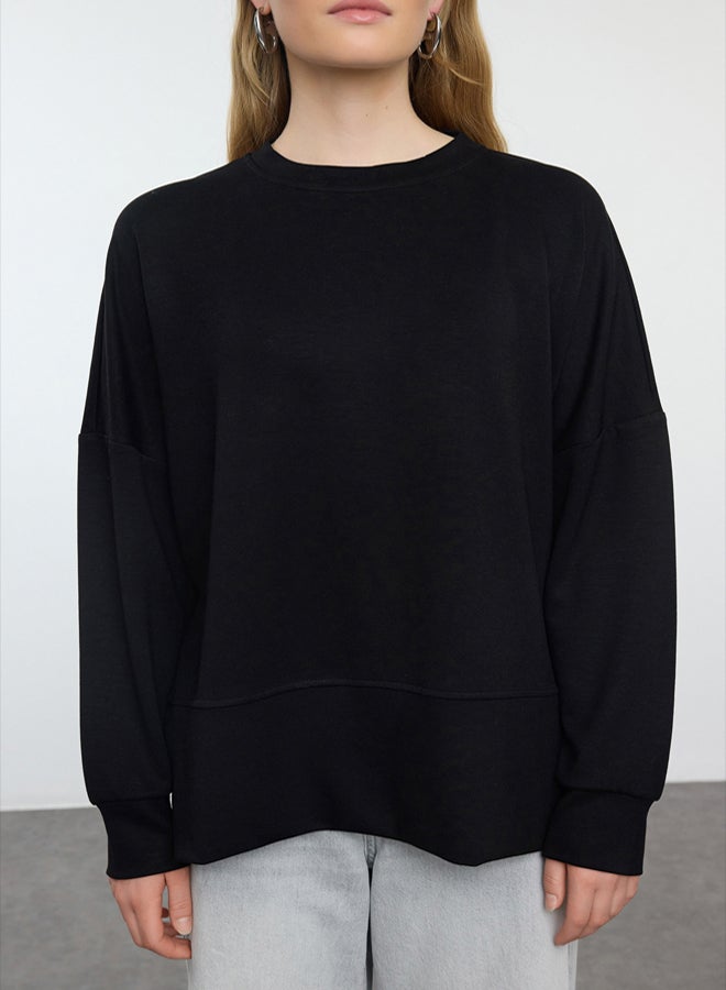 trendyol Crew Neck Soft Buttoned Black Oversize Sweatshirt - Slit Detailed - Image 3