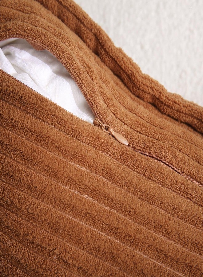 Puncuntex طقم أغطية وسائد مخملية من بونكونتكس، قطعتان، بنمط بوهيمي بني مزخرف، مقاس 18×18 بوصة، غطاء وسادة فائق النعومة، مريح، بنقشة مخططة، مناسب للأريكة، الكنبة، غرفة المعيشة، أو أي مكان آخر. - Image 5