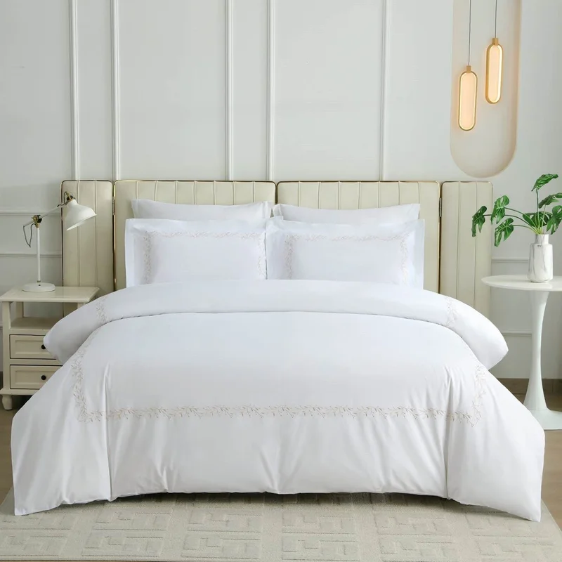 يسكن طقم غطاء لحاف قطن بيركال مطرز  قطع - سيرينا - أبيضذهبي