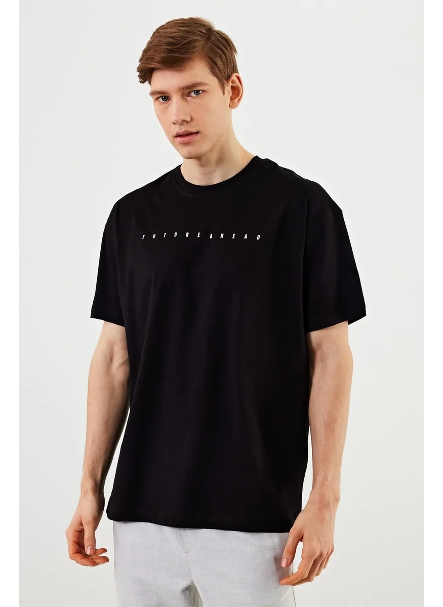 ميتاليك Leo Men's Oversize T-Shirt