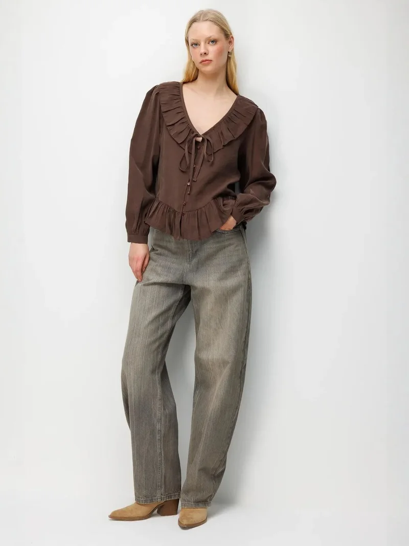 ميكسراي MIXRAY Frilly V-Neck Blouse with Button Closure