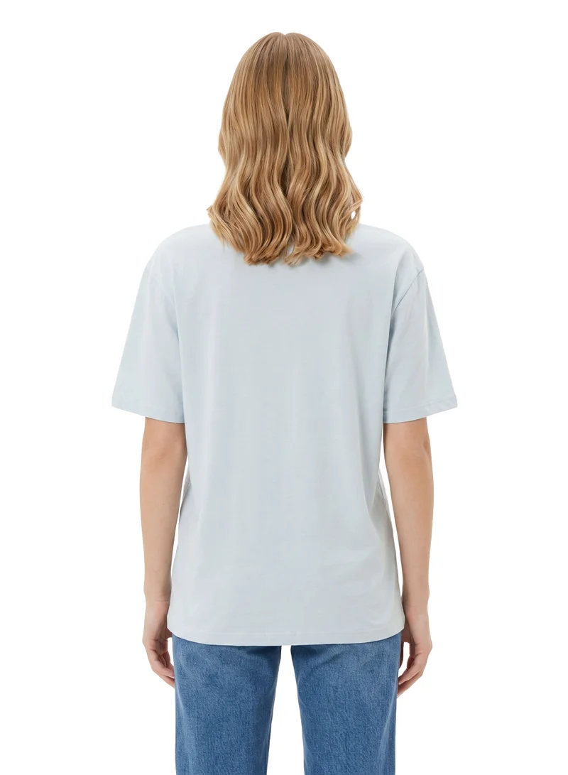 Disney Disney Stitch Women’s Oversized Drop Shoulder Graphic T-Shirt – Casual Relaxed Fit Tee