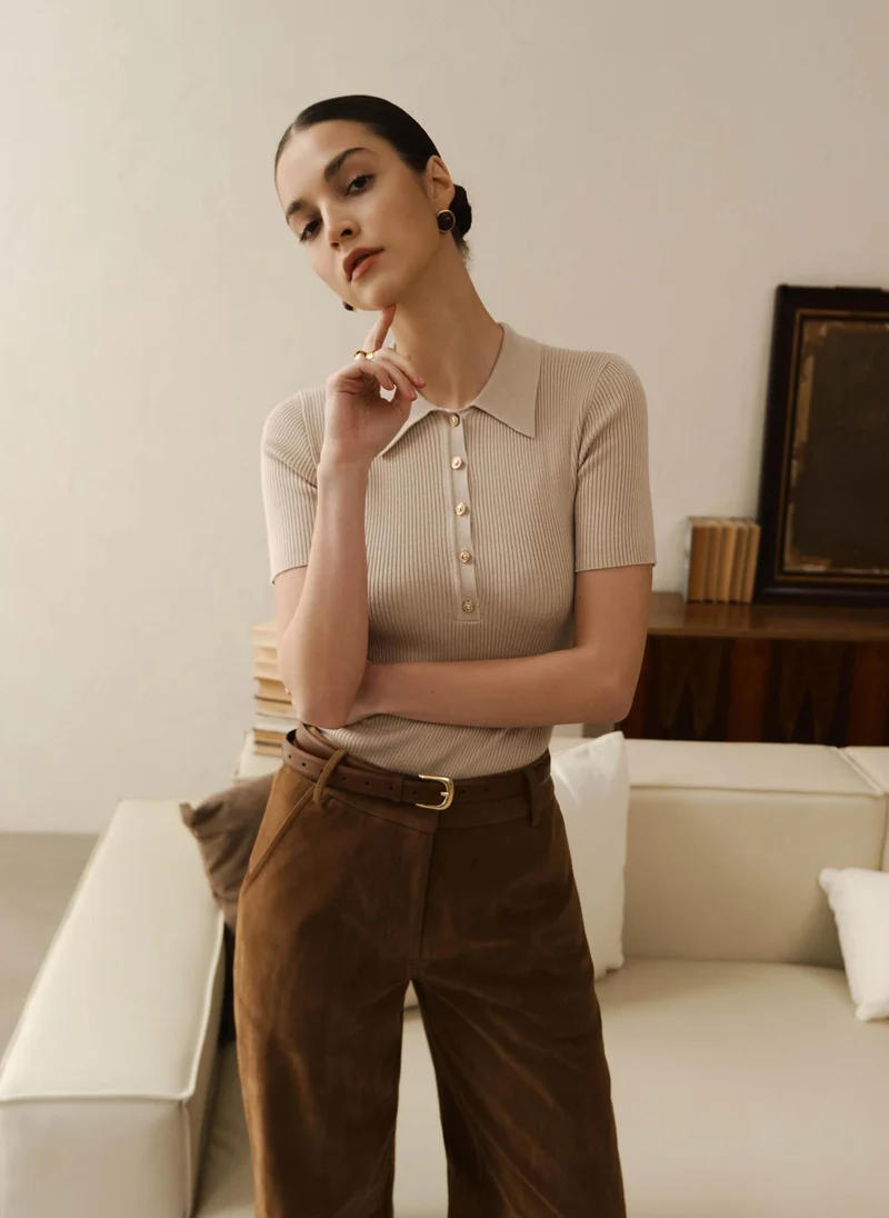Lichi Rubbed knit polo with buttons on the collar