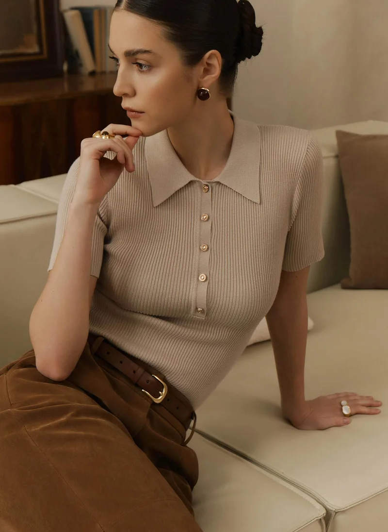 Lichi Rubbed knit polo with buttons on the collar