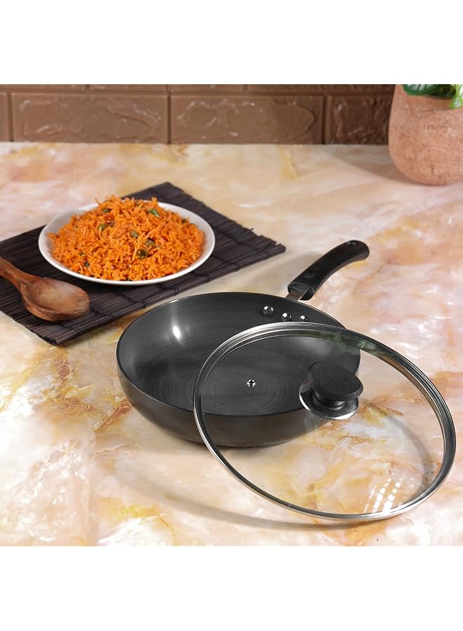 فينود مقلاة بلاك بيرل عميقة مطلية بأكسيد الألومنيوم الصلب مع غطاء زجاجي، سعة ١.٨ لتر، ٢٢ سم | سمك ٣.٢٥ مم | مقلاة | آمنة للاستخدام مع الملاعق المعدنية | خالية من السموم | قاعدة غاز، ضمان لمدة عامين - Image 2