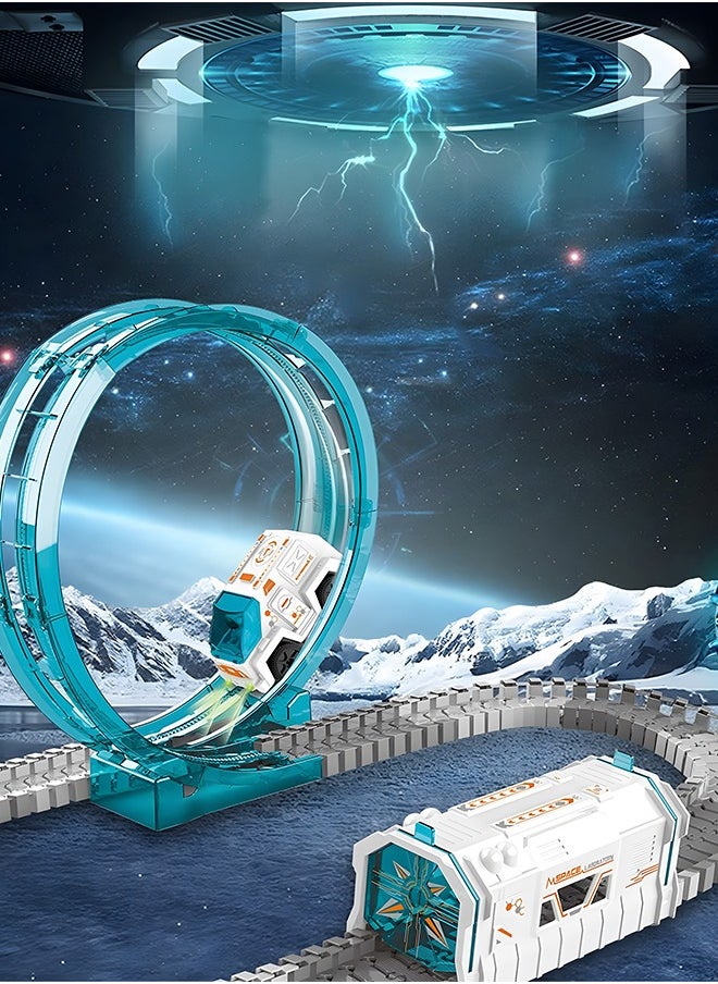 GROIC 111 قطعة من مجموعات قطارات الفضاء، مسار سيارات السباق مع سيارة فضاء LED واحدة، مسارات مرنة، 1 جهاز عرض صغير على شكل نجمة، 1 سيارة فضاء و2 دميتين رائد فضاء، مجموعة قطار للأطفال الصغار  - Image 2