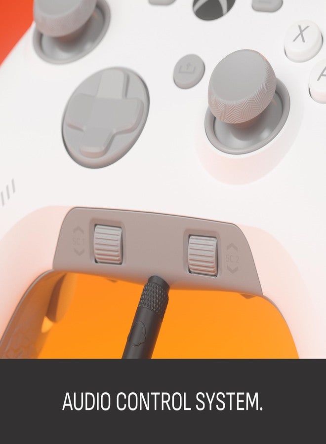 سكاف وحدة تحكم SCUF VALOR PRO السلكية عالية الأداء لأجهزة Xbox - أزرار خلفية قابلة للتخصيص، ومحفزات فورية، وعصي تحكم بتقنية هول، وأزرار تحكم بالصوت، متوافقة مع Xbox Series X|S وXbox One - لون أبيض - Image 5
