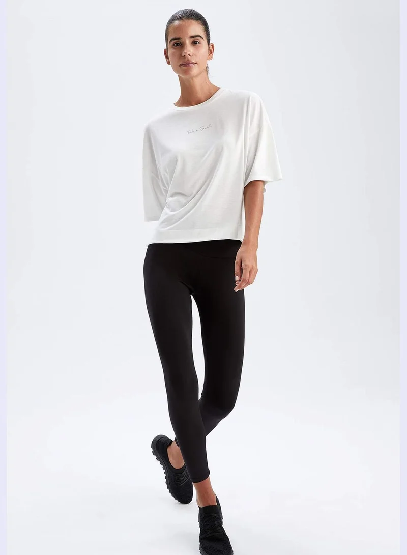 ديفاكتو Woman Crew Neck Knitted Short Sleeve T-Shirt