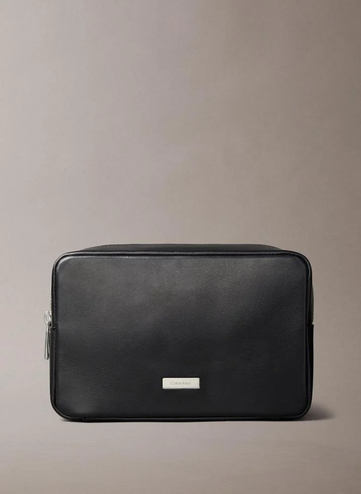 CALVIN KLEIN Zip around toiletry bag